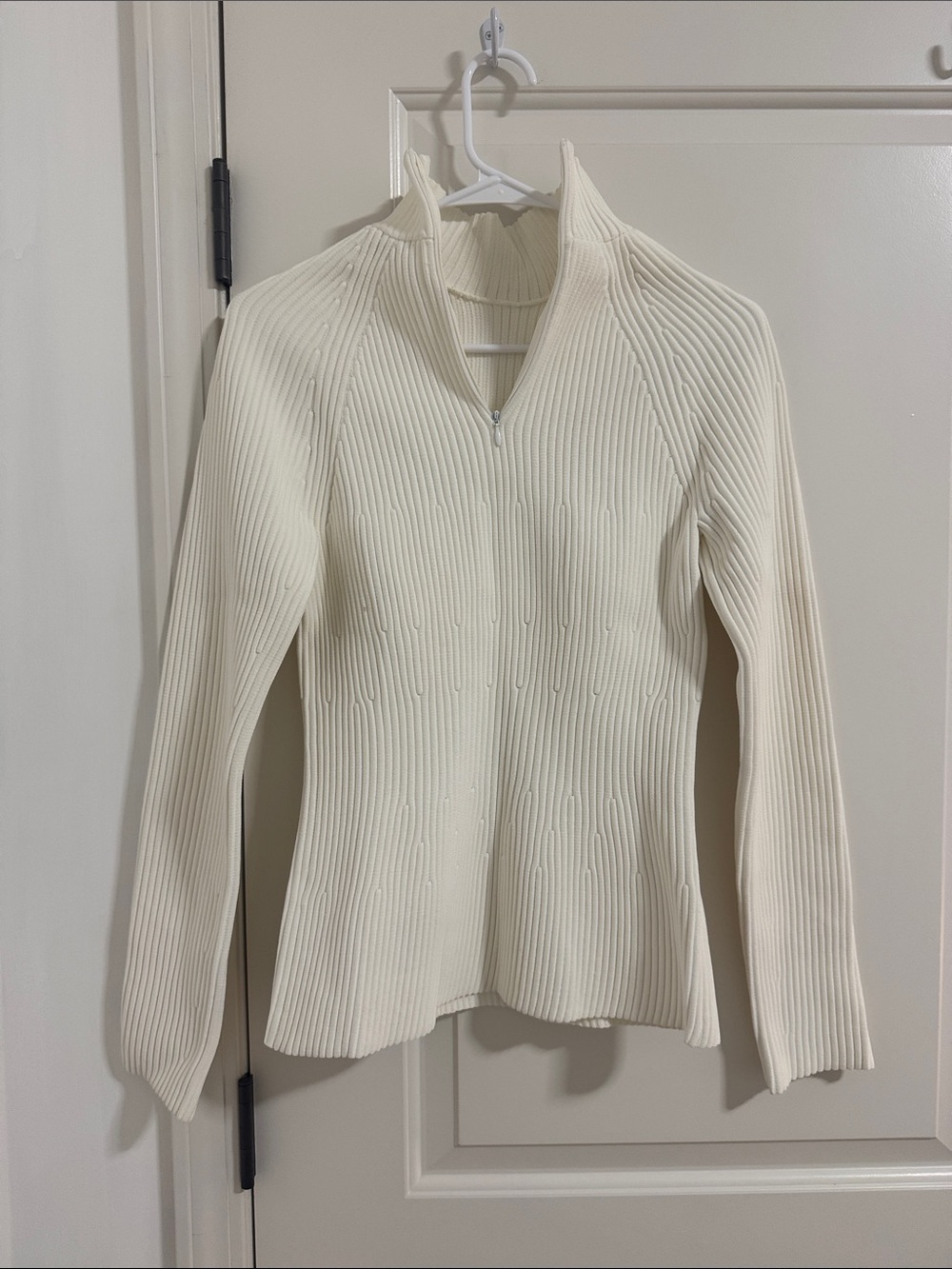 Carolina Herrera Ivory Ribbed Half-Zip Turtleneck Sweater